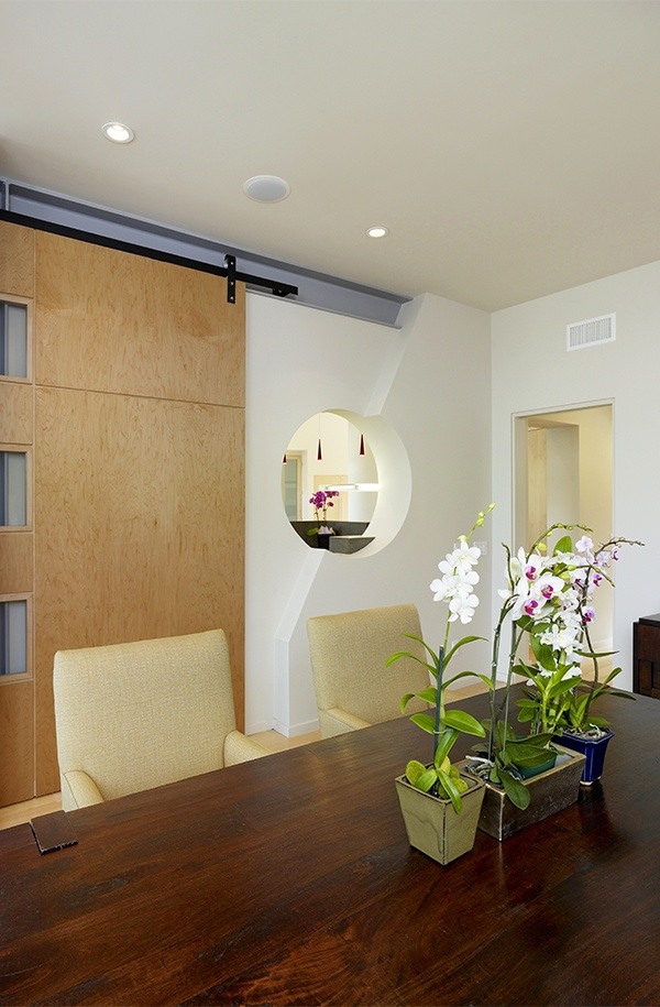 Via Verde Ultra-Modern Dining Table Design