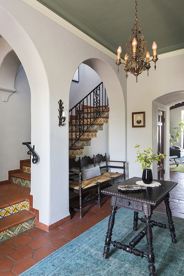 Spanish House & Mediterranean Style Living Room