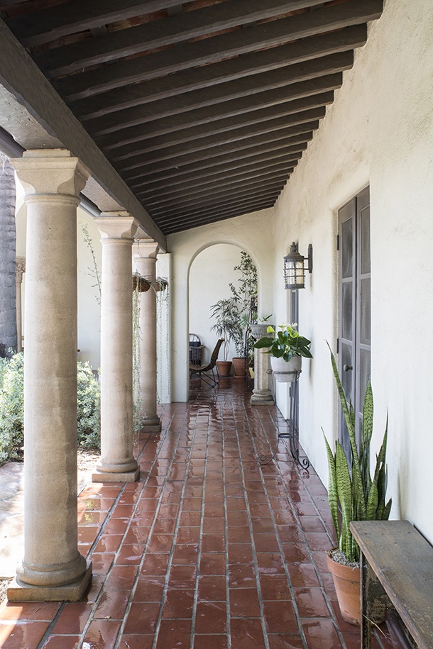 Spanish House & Mediterranean Style Robles Residence Design