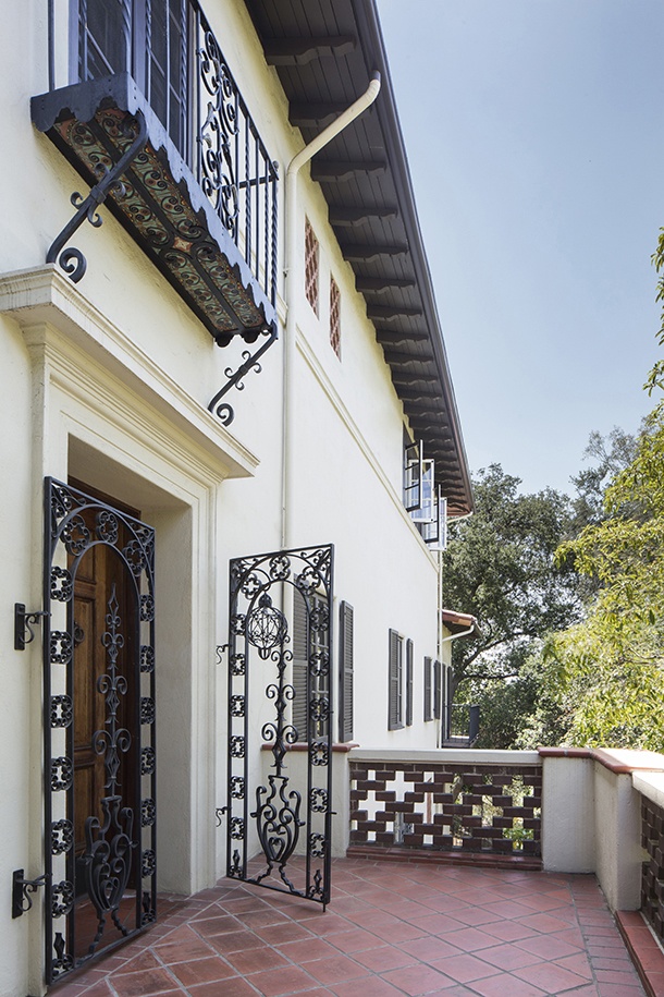 Spanish House & Mediterranean Style Kitchen