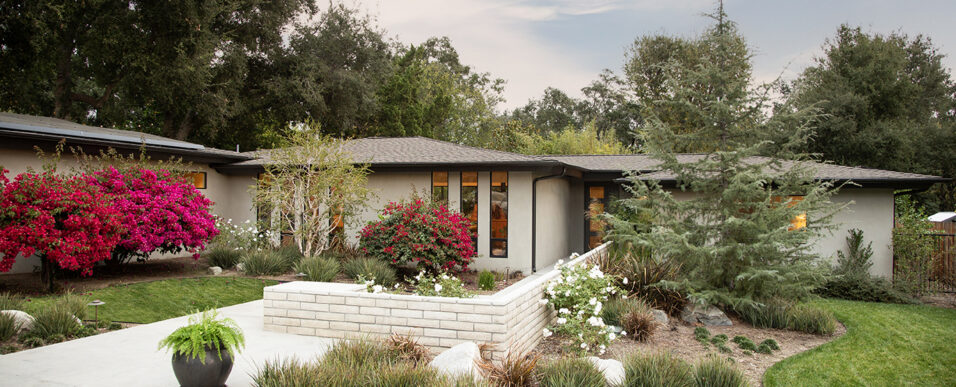 Mid-Century Modern home renovation and front yard landscaping